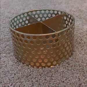 golden round organizer